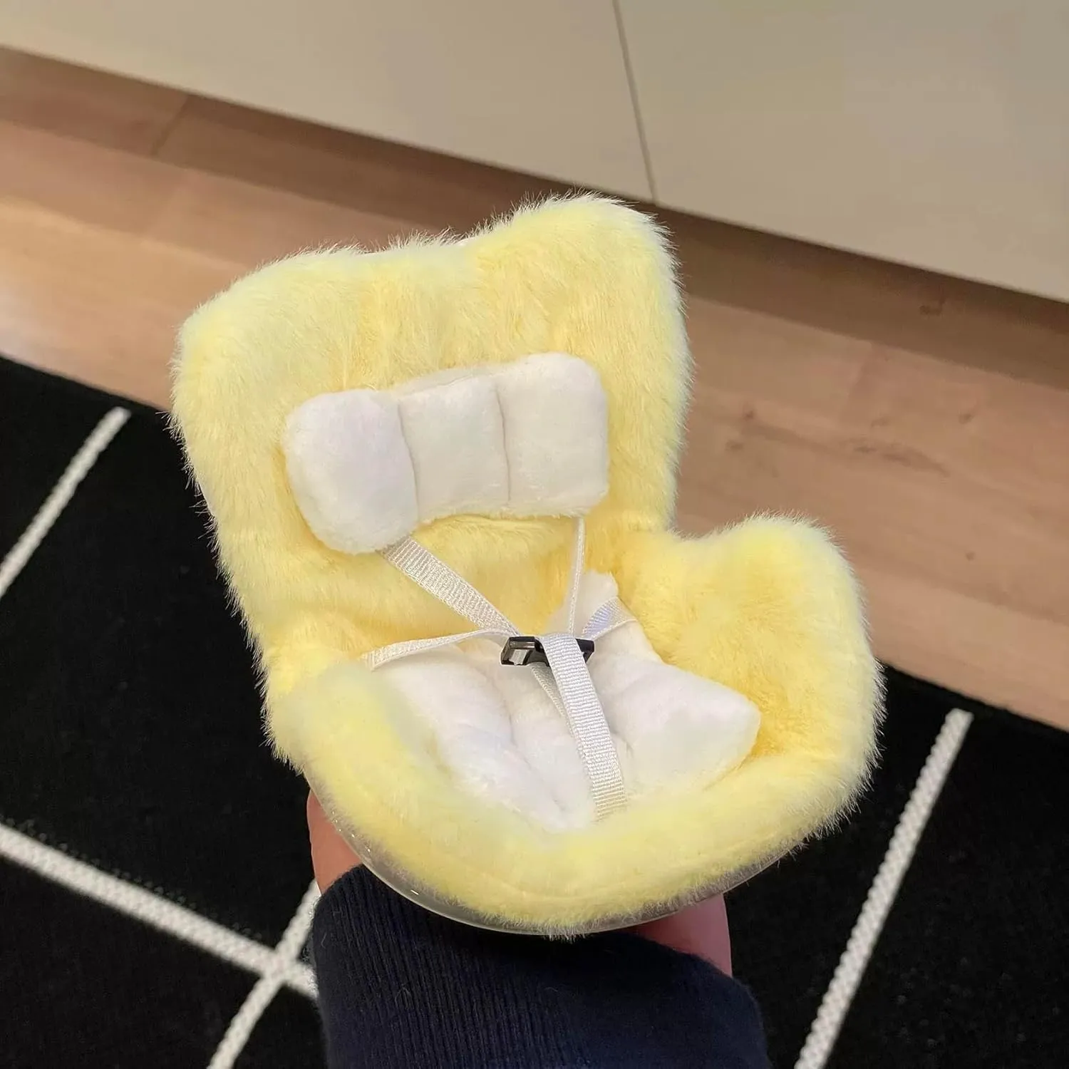 Accessories for Dolls，Safety seat，Car Plush Doll Sofa, Car Decoration Sofa, Display Dolls，Protect Dolls，Suitable for 17-cm Plush Dolls（no Dolls） (Yellow)