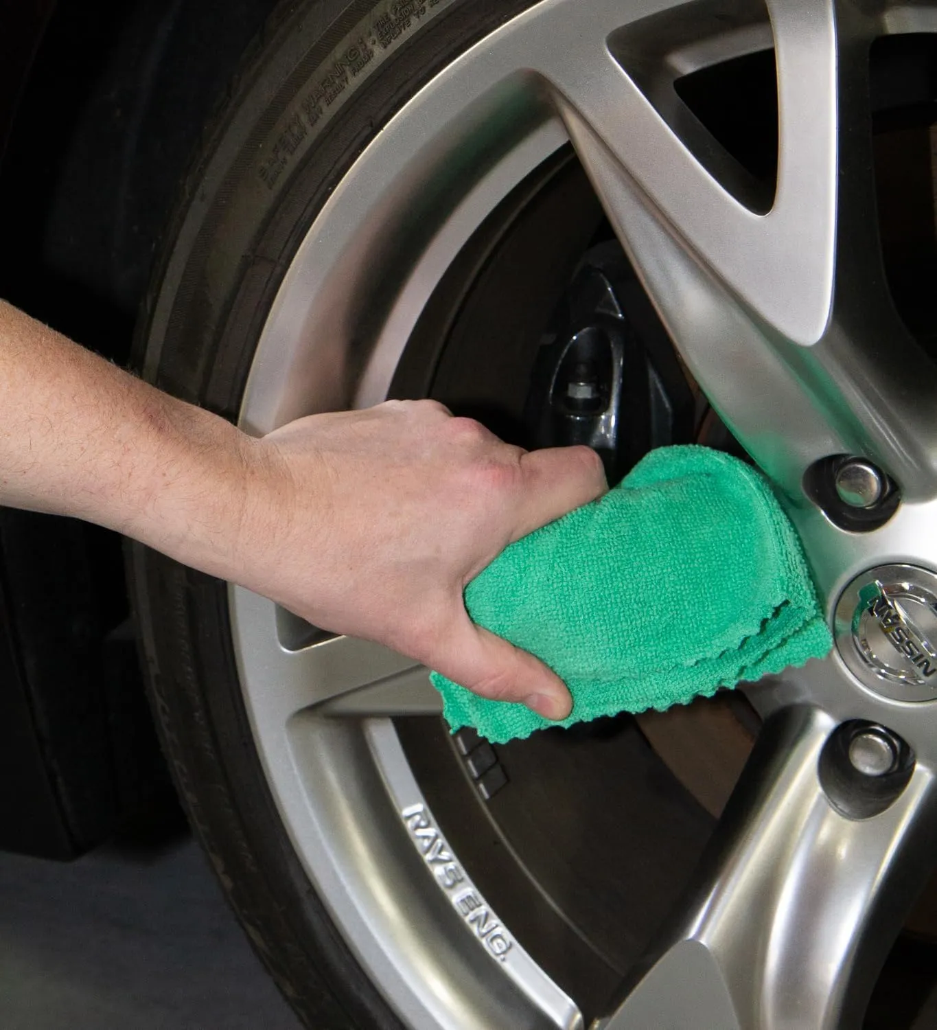Arkwright Smart Rags in Box - (Pack of 50) Lint Free Microfiber Cleaning Cloth, Scratch & Streak-Free, Dispensable Wash Towels for Cars, Window Glass, and Auto Shop, 12 x 12 in, Green