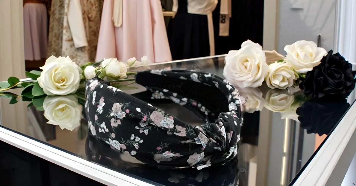 Black Bloom Floral Pattern, Colorful Spring Flower Satin Headbands for Women, Silk Feel, Soft Fabric, Knotted Headband Fashion Designer Top Knot