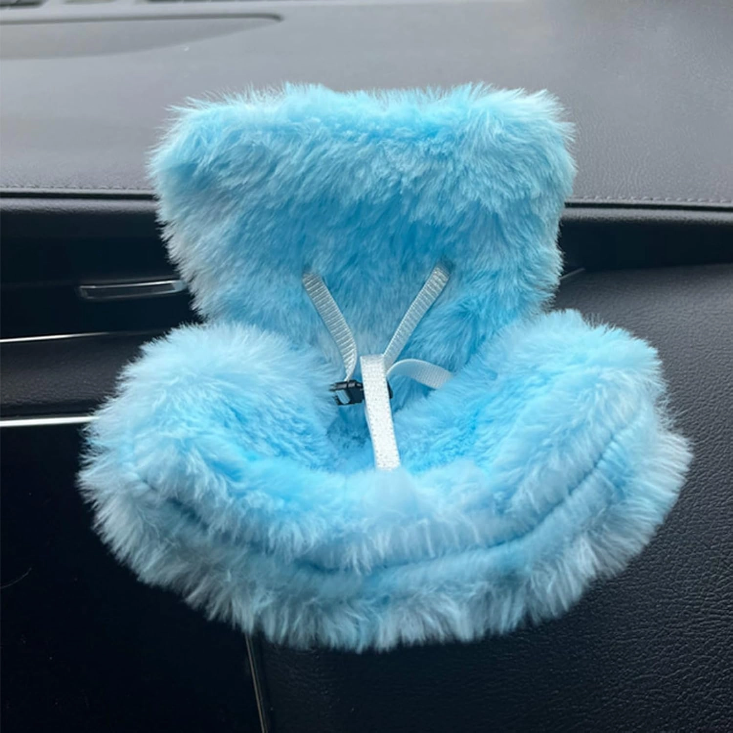 Cars Seats for Dolls with Soft Furry Cushion, Air Vent Clip and Desktop Stand, and Functional Car Ornament for Doll Fans and Doll Collectors