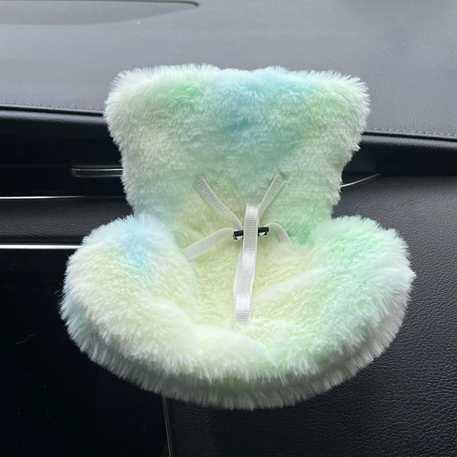 Cars Seats for Dolls with Soft Furry Cushion, Air Vent Clip and Desktop Stand, and Functional Car Ornament for Doll Fans and Doll Collectors