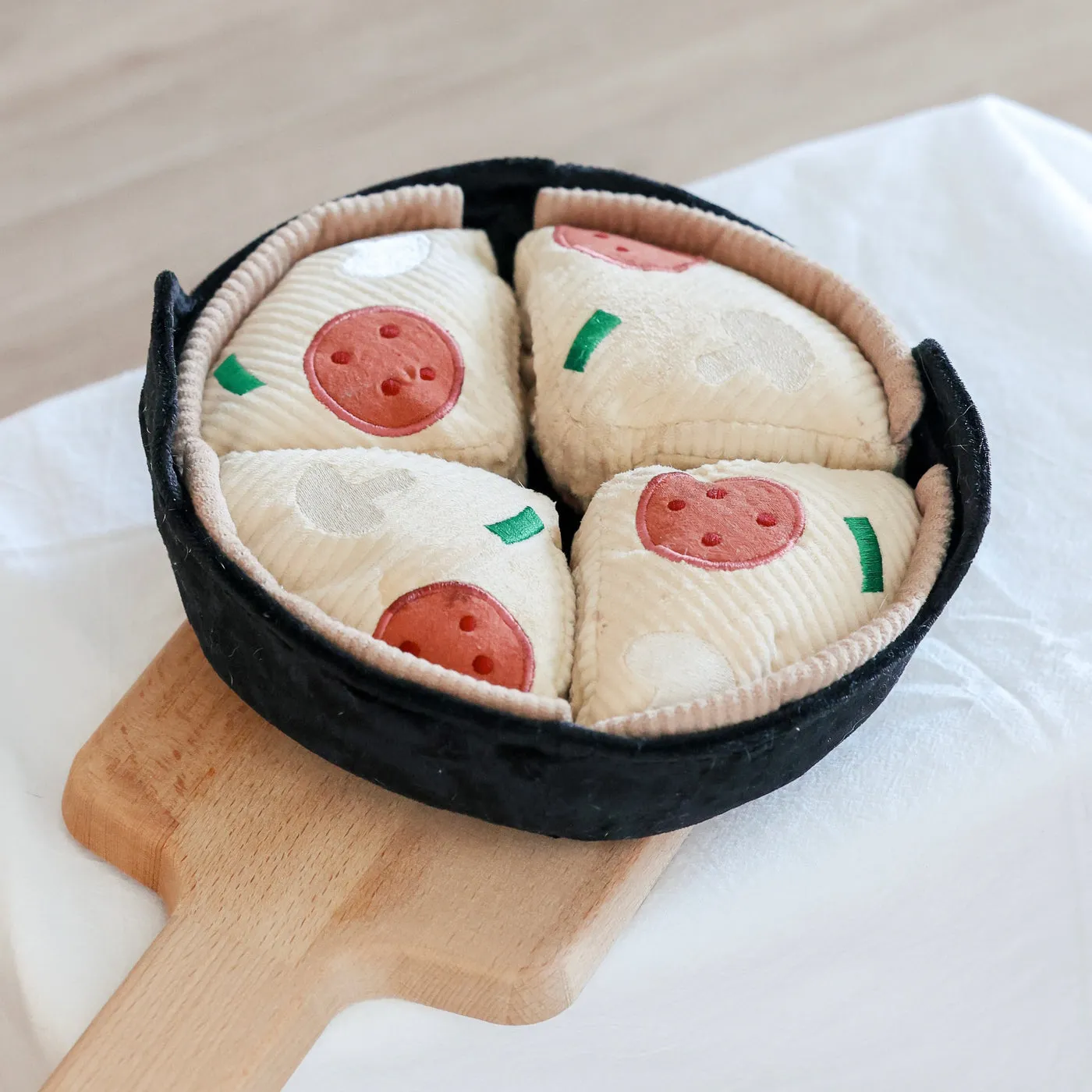 deep dish pizza enrichment toy