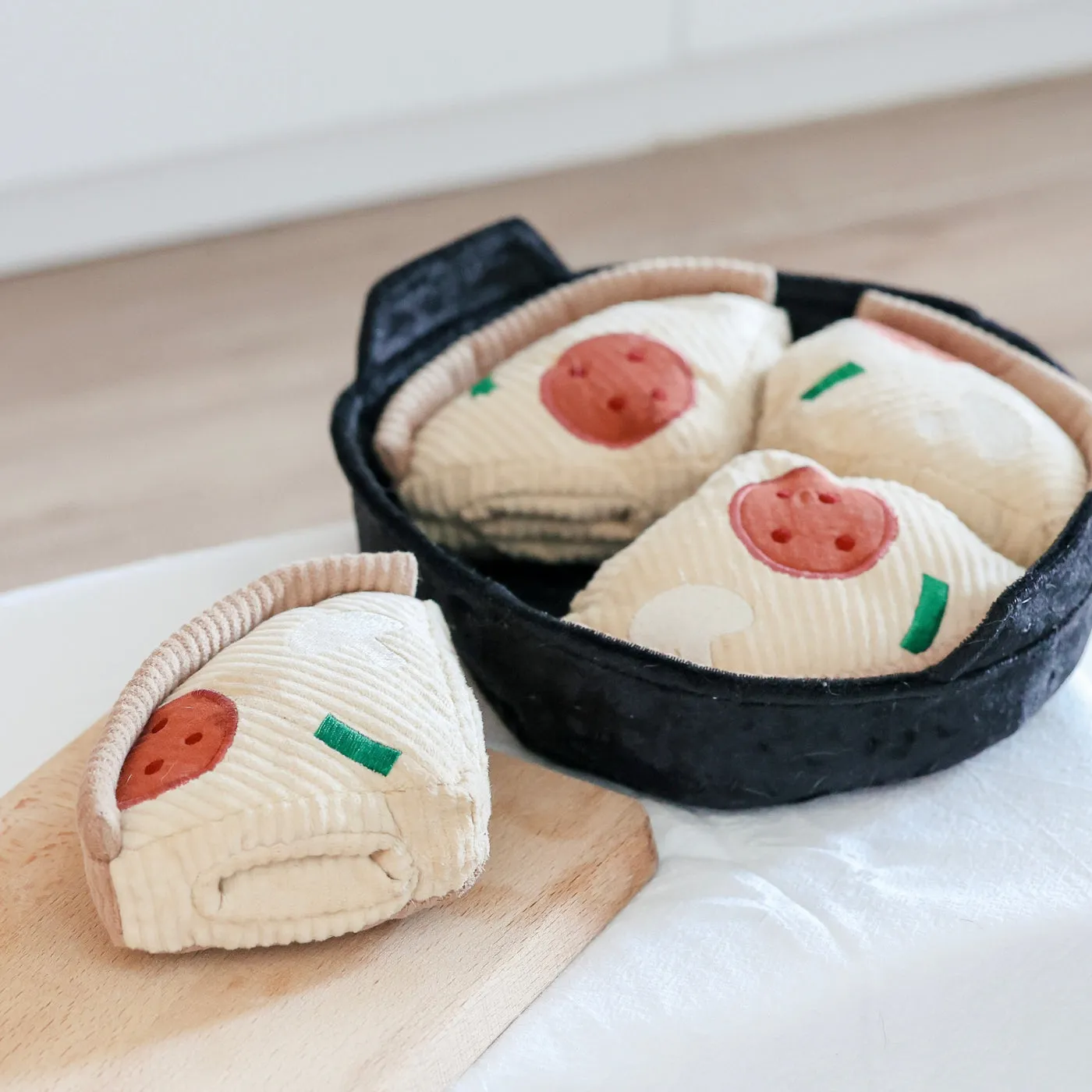 deep dish pizza enrichment toy