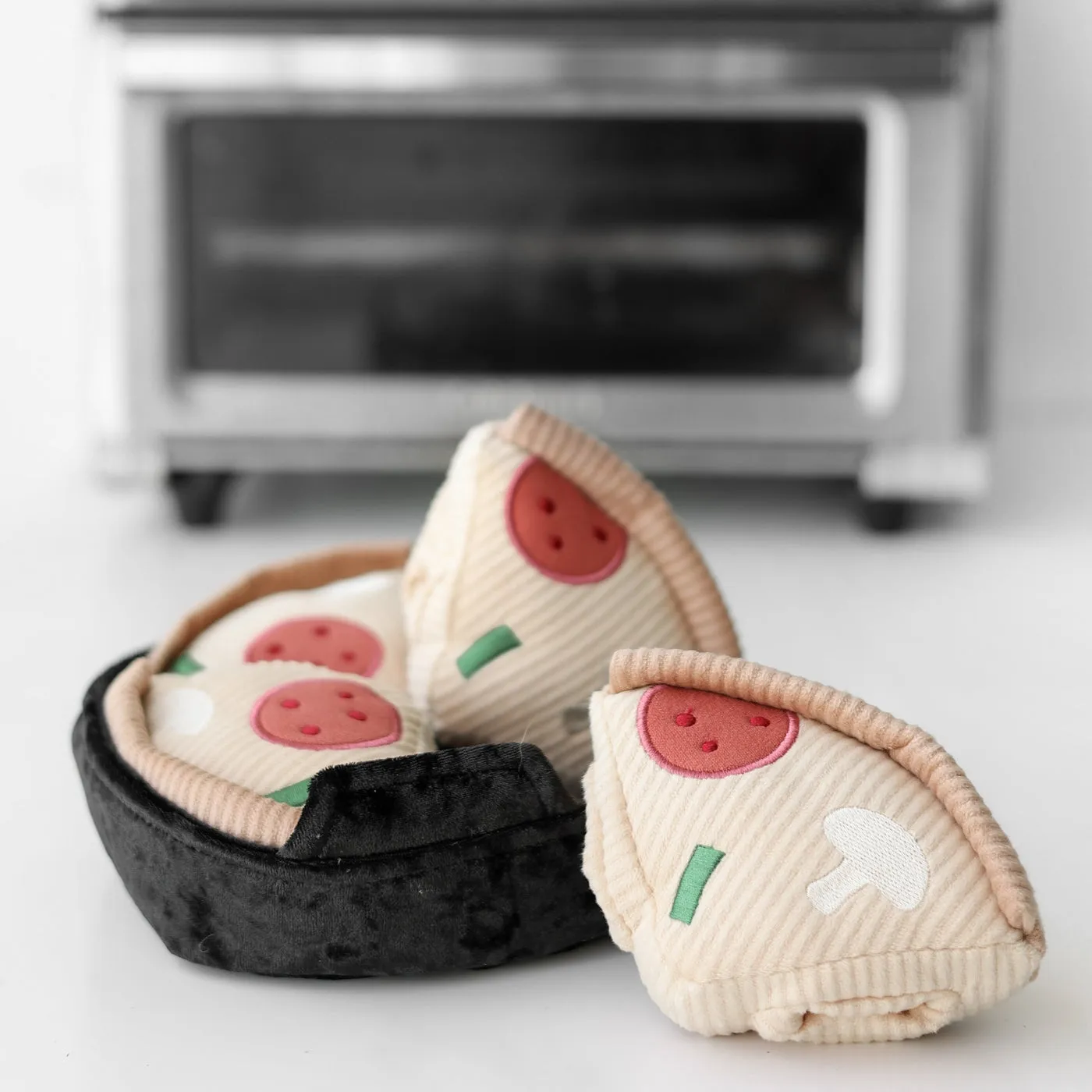 deep dish pizza enrichment toy