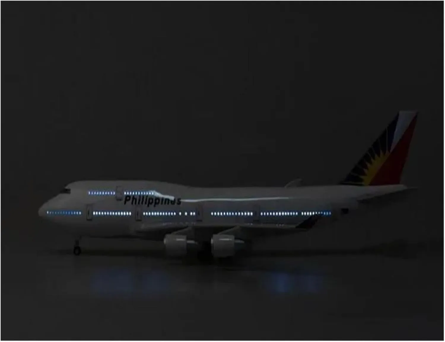 Diecast Plane Model 47CM for B747 Philippines Diecast Resin Aircraft Model with Light and Wheel Collectible (with Light)