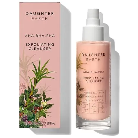 Exfoliating Cleanser | Daily Routine Face Wash With Fruit Enzymes | Cream Based Gentle Deep Cleansing | Soothing & Nourishing Fruit Goodness | Suits All Skin Types | 100 ml