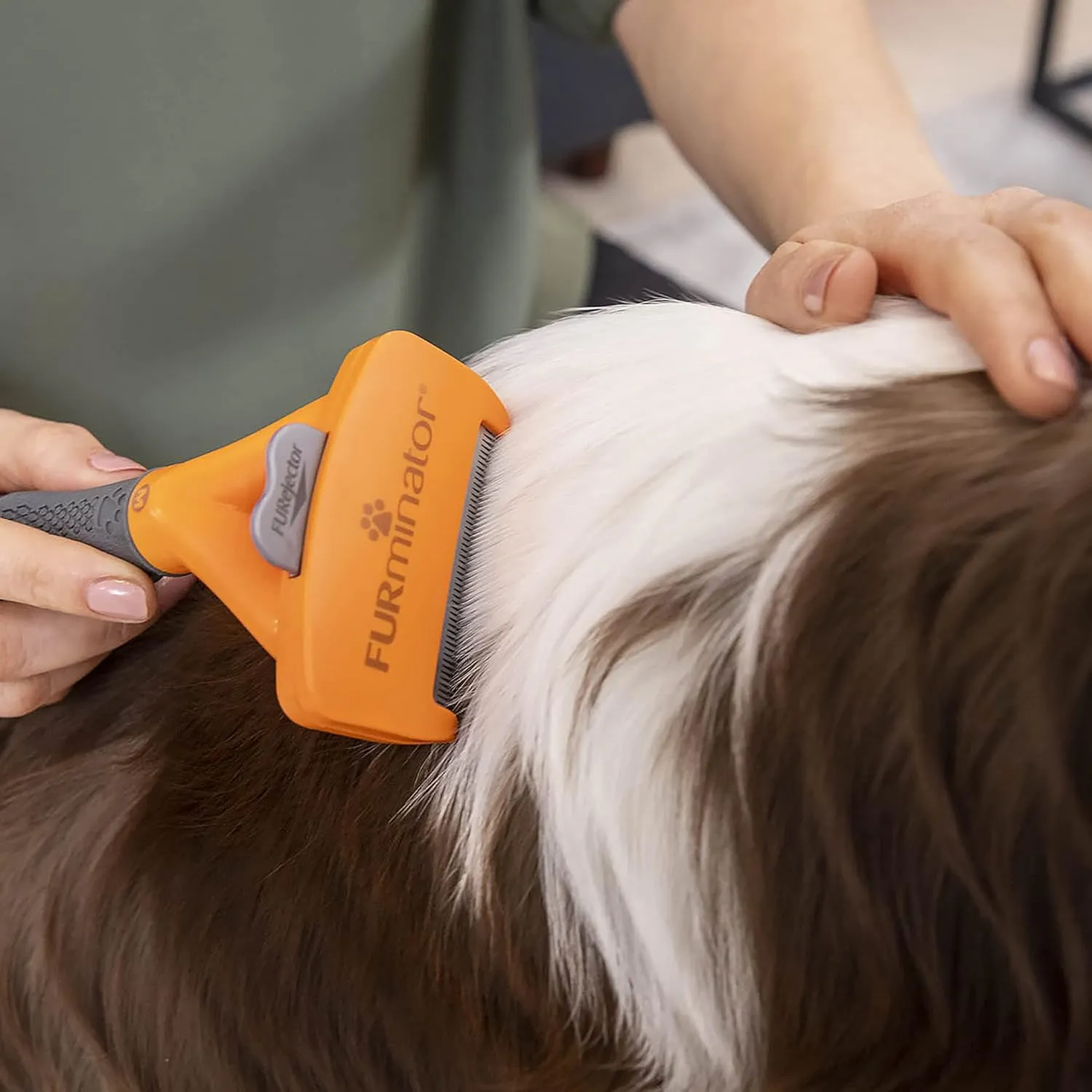 FURminator Undercoat deShedding Tool for Medium Long Hair Dogs, 9-23 kg 2.0