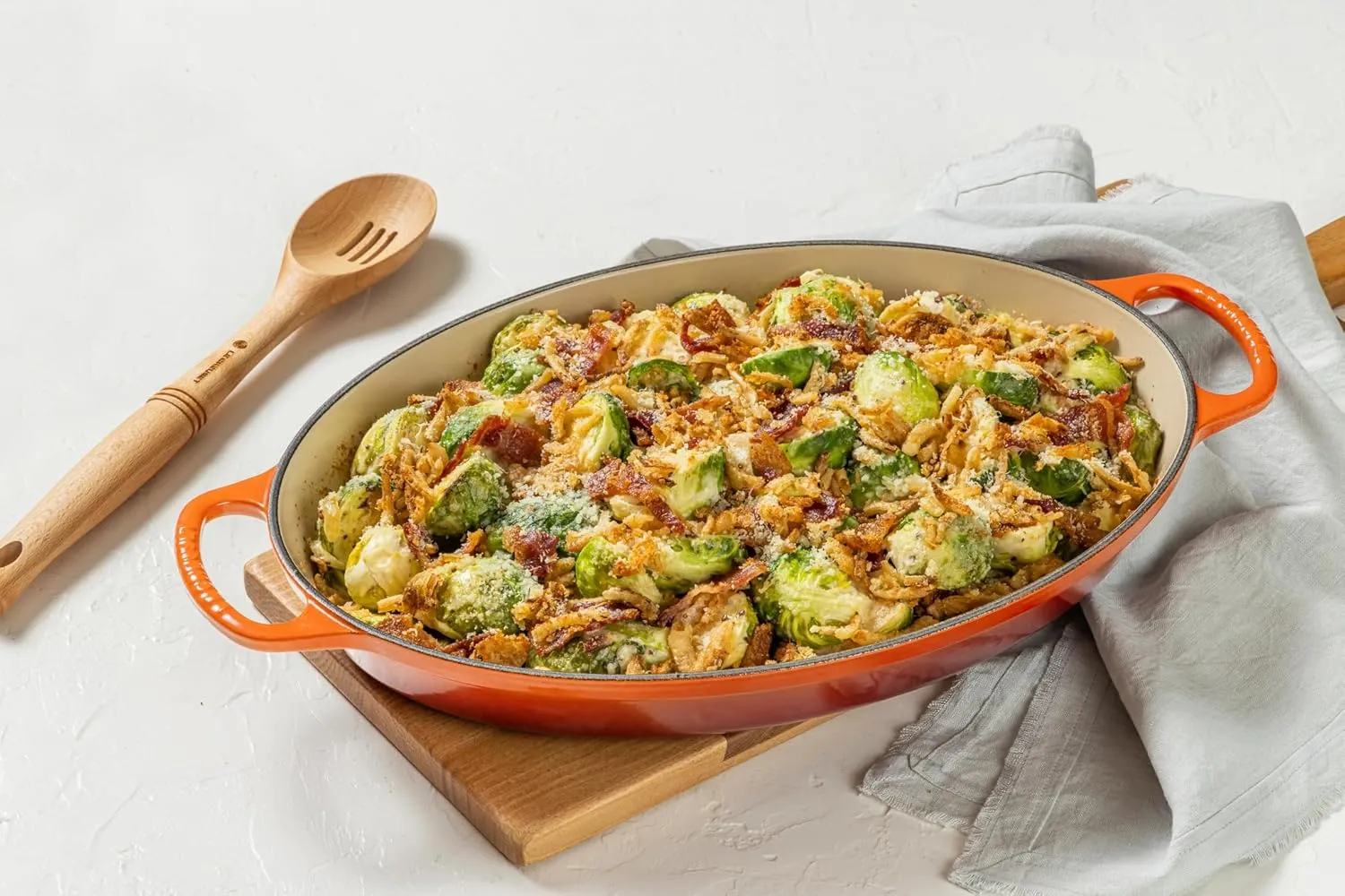 Le Creuset Enameled Cast Iron Signature Oval Baker, 3 qt., Olive