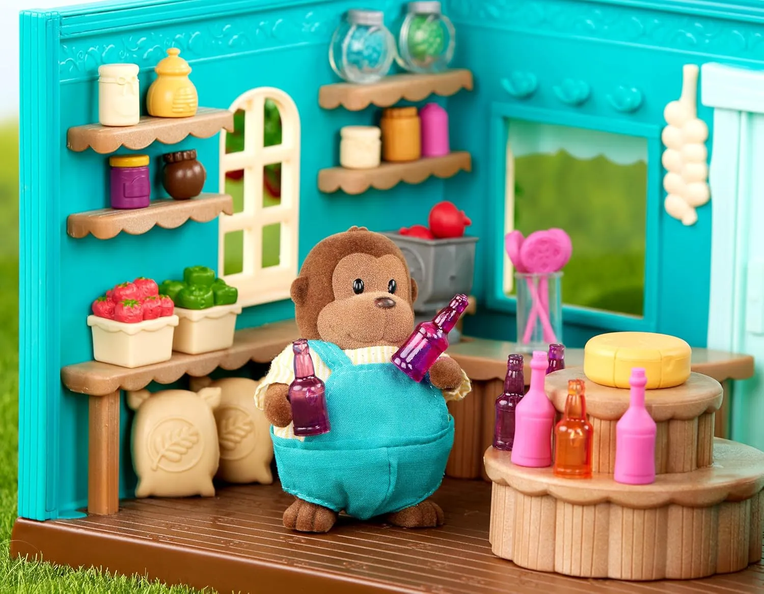 Li'l Woodzeez – The O'Funnigan Monkey Family – Set of 4 Collectible Posable Monkey Figures with Storybook – Pretend Play Doll Figures – Gift Toy for Kids Age 3 