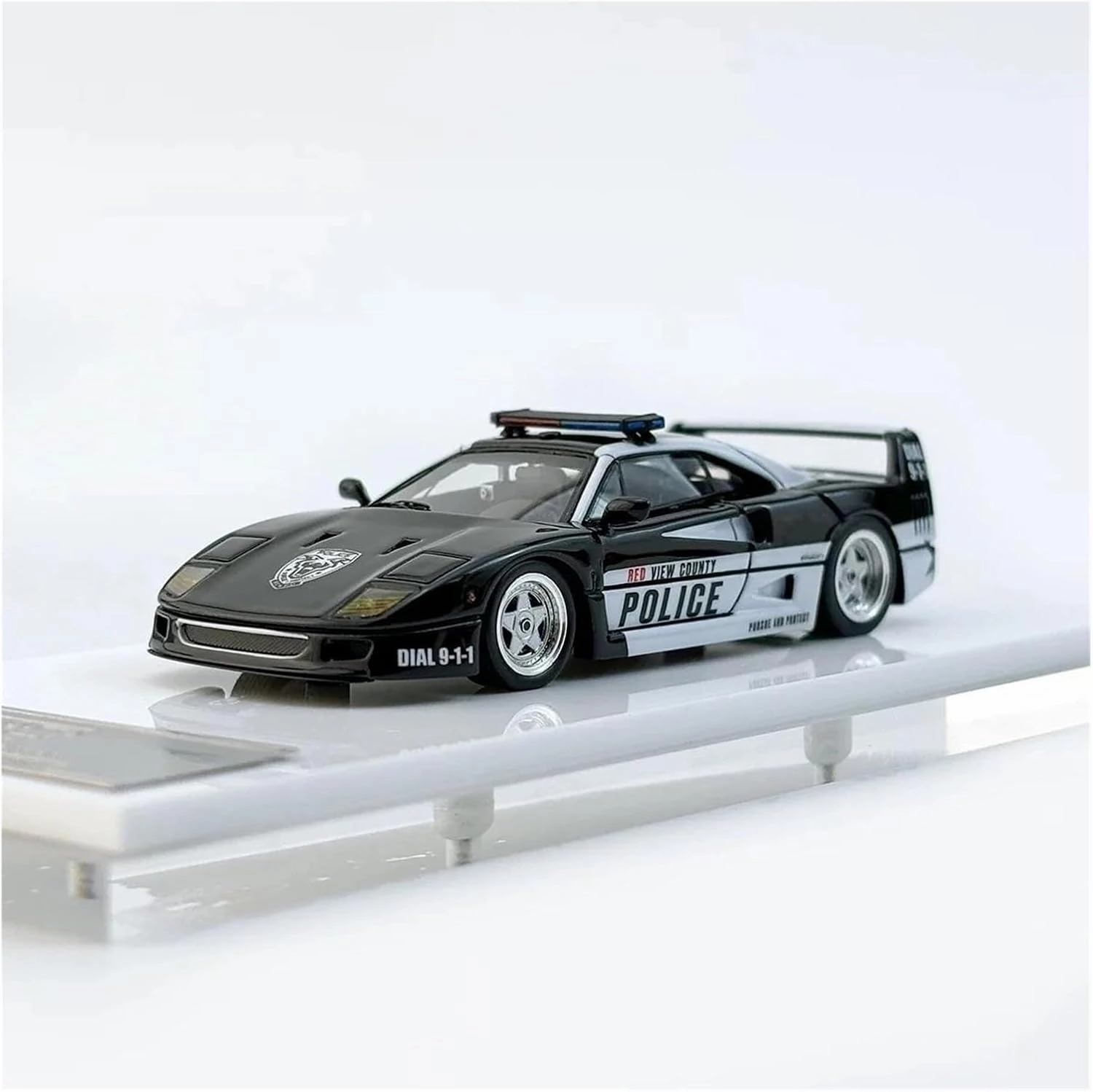 Metal Die Cast Toy Cars 1:64 for Ferrari F40 1990 NFS RCPD Resin Model High-Speed Police Car Desktop Decorations for Home Or Office Décor