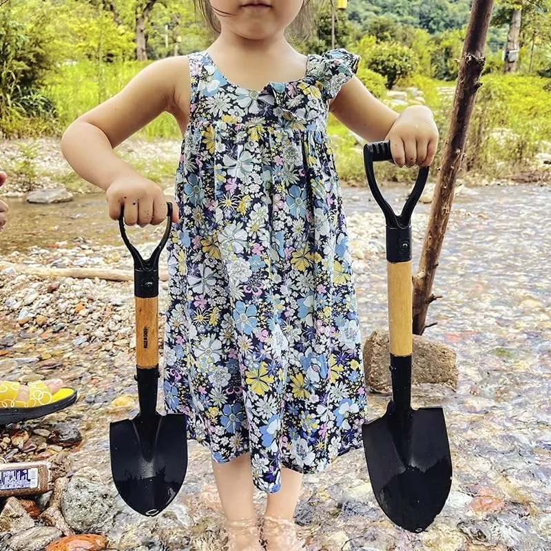 Mini Garden Spade for Kids – Lightweight Outdoor Digging Tool with D-Handle, Ideal for Beach Play, Sand Scooping, Snow Building, and Backyard Gardening (2 (Small)
