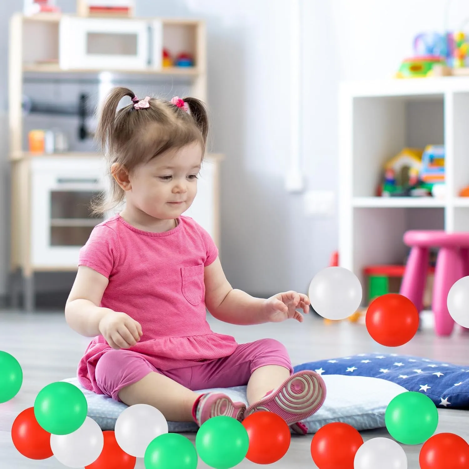Shappy 180 Pcs Soft Plastic Balls for Toddlers, Crush Proof Ocean Balls Reusable for Photo Booth Props Play Tent Swimming Pool Party Holiday Decoration(Green, Red, White)