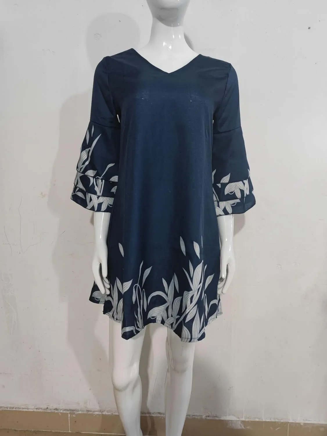 Women's 2025 Summer Dresses Wedding Guest Dress Boho Floral Print Casual V Neck Bell 3/4 Sleeve Flowy Beach Mini Dress